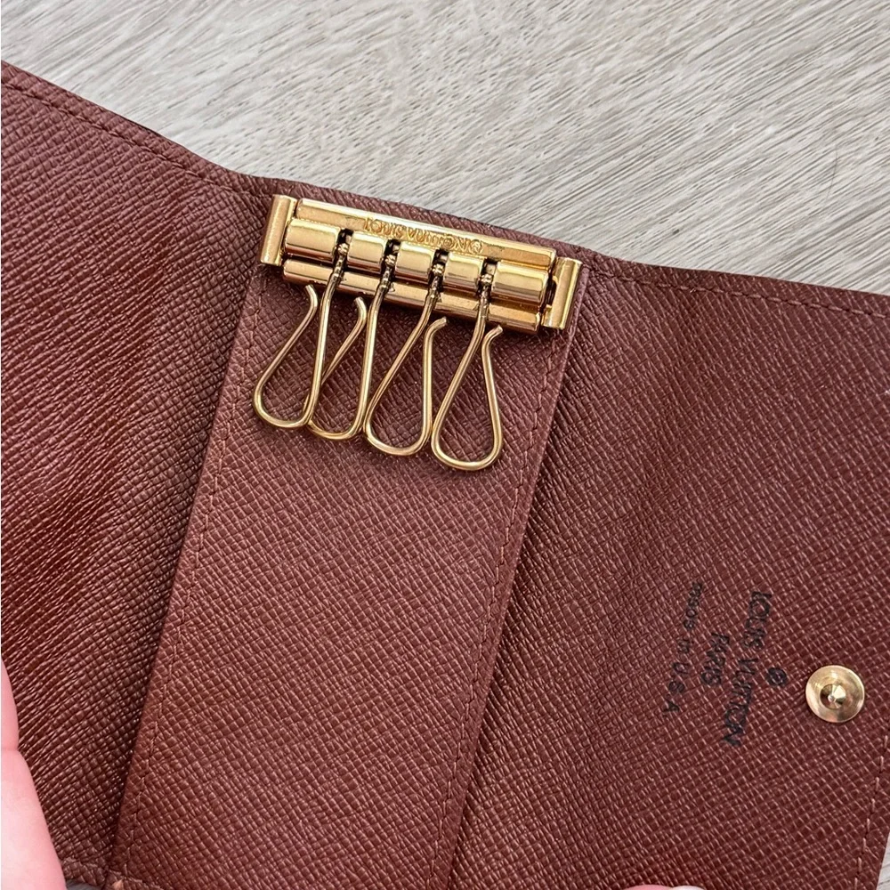 Louis Vuitton Brown Monogram Key Holder - Picture 3 of 8